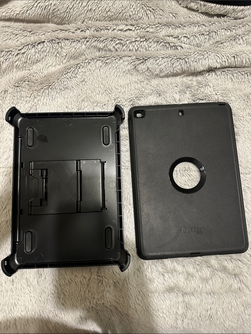 OtterBox Tablet Case with Rotating Stand - Black